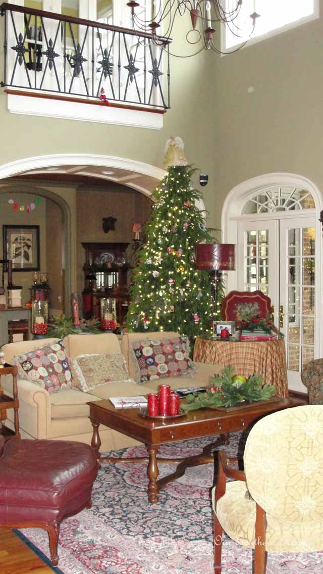 Family Room {Christmas Tour}