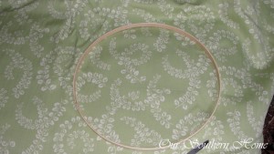 embroidery-hoop-wreath