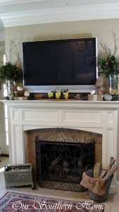 fall-tv-mantel
