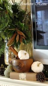 fall-tv-mantel