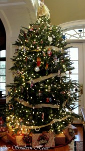 Dollar Tree Gift Embelishment with Our Southern Home #Christmas