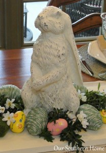 Casual Easter tablescpape by Our Southern Home #easter #eastertablescape