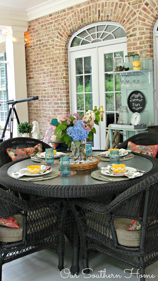 Summer on the screened porch with Our Southern Home #summerathome #porch