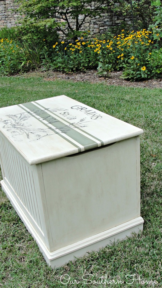 Toy Chest Makeover with Annie Sloan Chalk Paint with graphic How-To by Our Southern Home