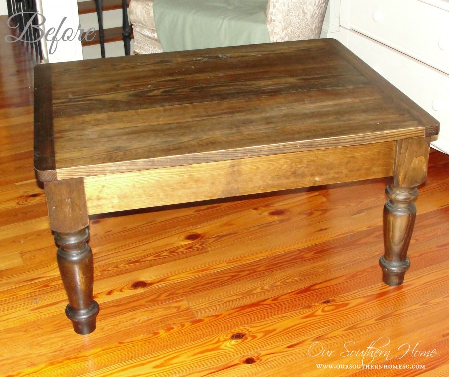 Farmhouse coffee table makeover using Annie Sloan Chalk Paint. Just paint the base by Our Southern Home #chalkpaint