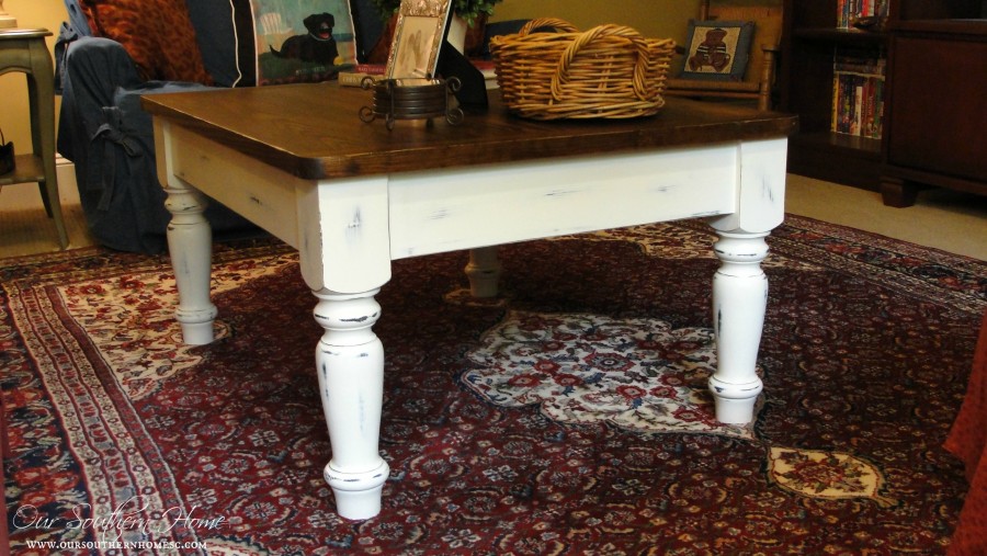 Farmhouse coffee table makeover using Annie Sloan Chalk Paint. Just paint the base by Our Southern Home #chalkpaint