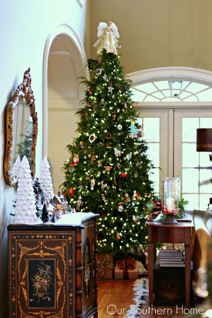 Christmas trees from Our Southern Home....tips for an inexpensive tree ribbon!