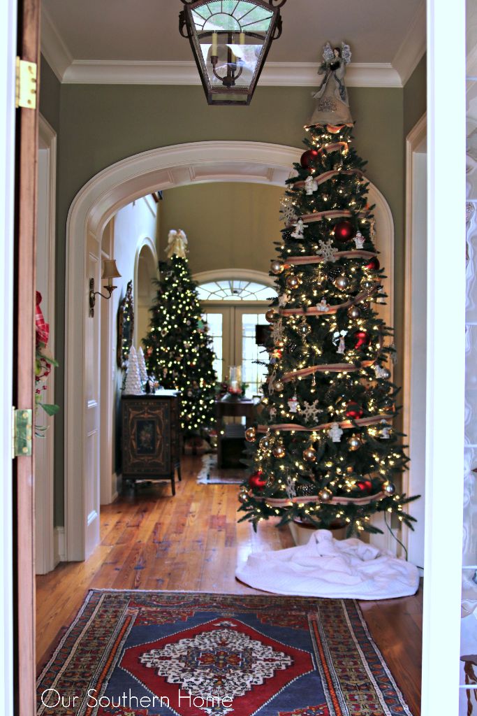 Christmas trees from Our Southern Home....tips for an inexpensive tree ribbon!