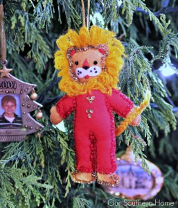 Christmas trees from Our Southern Home....tips for an inexpensive tree ribbon!