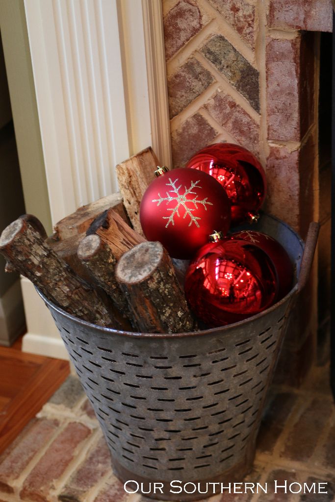 Christmas family room from Our Southern Home