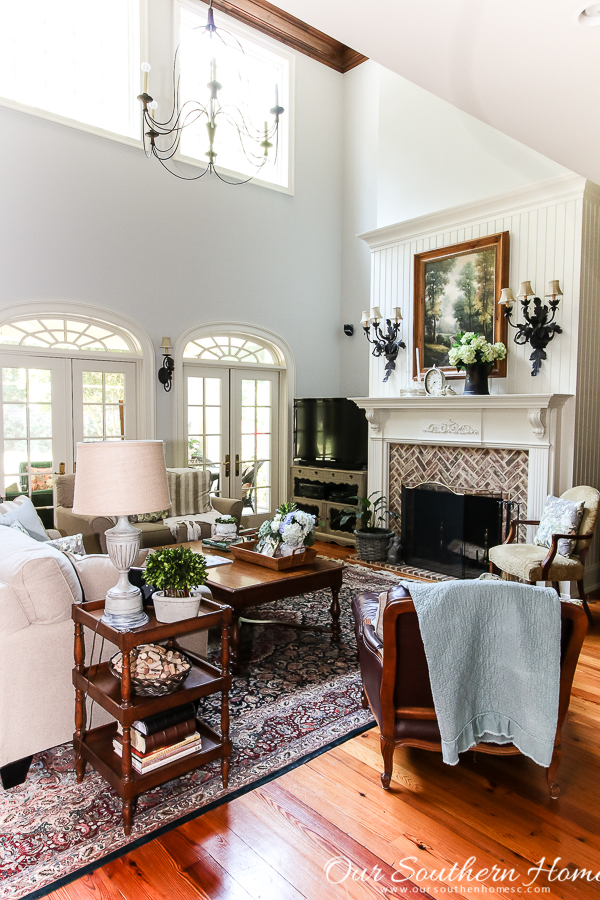 Summer home tour of this Southern French Farmhouse with loads of classic charm. #summertour #frenchfarmhouse #porch #farmhouse