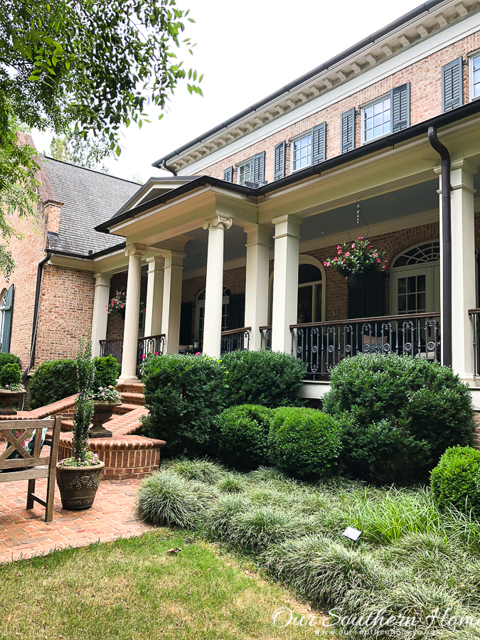 Summer home tour of this Southern French Farmhouse with loads of classic charm. #summertour #frenchfarmhouse #porch #farmhouse