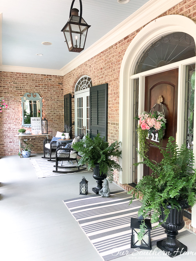 Summer home tour of this Southern French Farmhouse with loads of classic charm. #summertour #frenchfarmhouse #porch #farmhouse