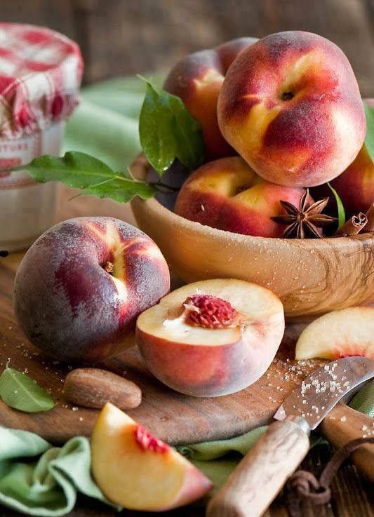 peaches in a bowl