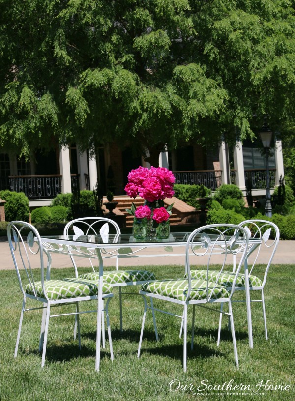 Outdoor furniture gets a makeover with Americana Decor Chalky Finish paints via Our Southern Home. #sp #chalkyfinish #decorartprojects