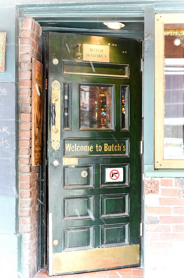 Christmas traditions shared by some of your favorite bloggers across the country! #christmas