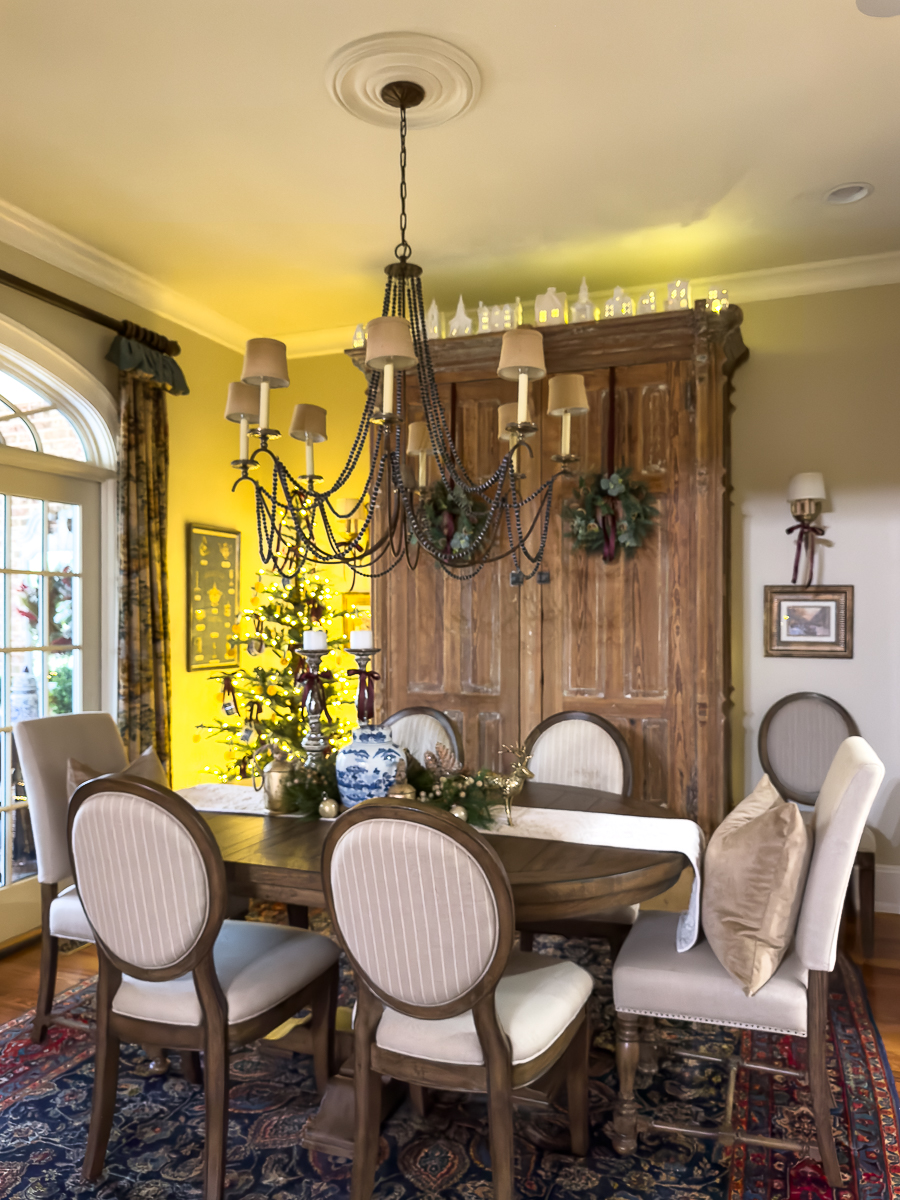 christmas dining room