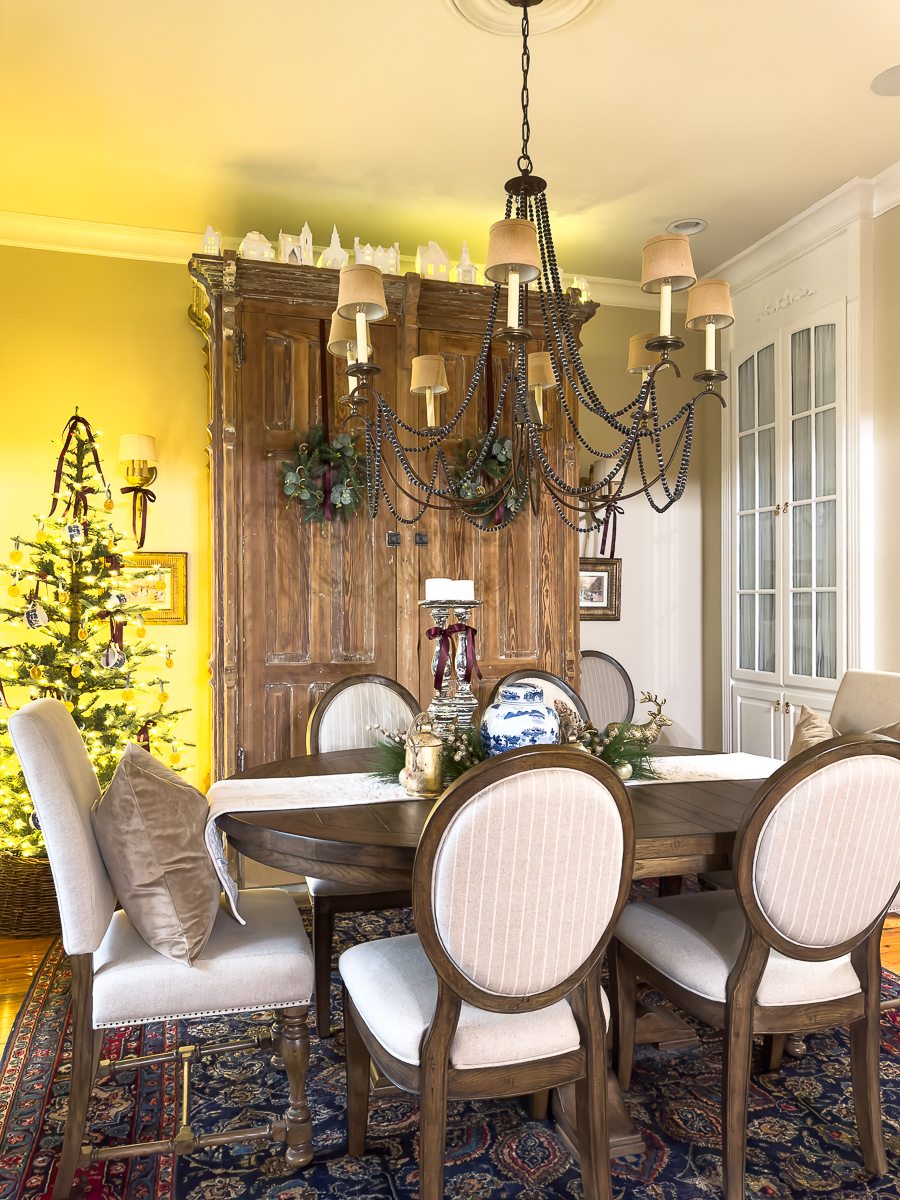 christmas dining room