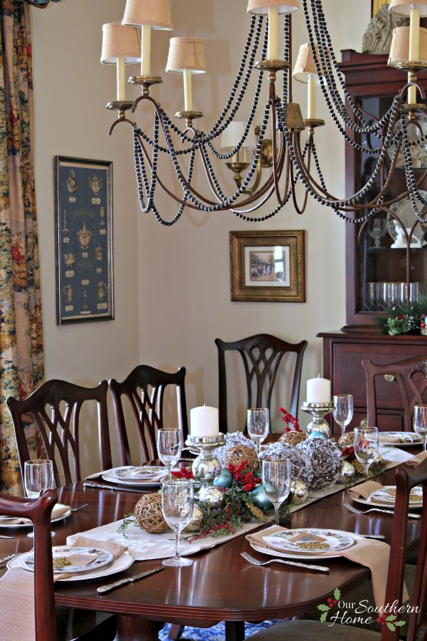 Today I'm excited to be sharing our formal Christmas Dining Room!