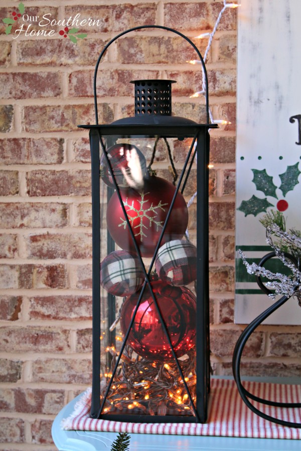  / Christmas Front Porch / www.oursouthernhomesc.com