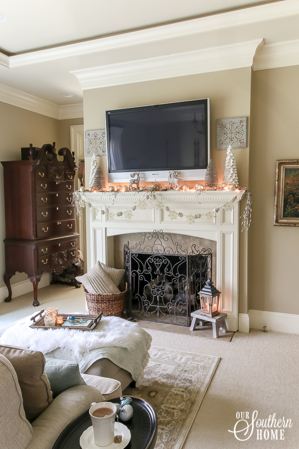 Romantic master bedroom decked for Christmas with neutral decor for an unexpected look! #christmasbedroom #christmasdecor #christmas