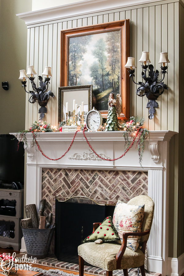 Christmas Home Tour with lots of traditional French farmhouse ideas! #$christmasdecor #frenchchristmas #christmastour