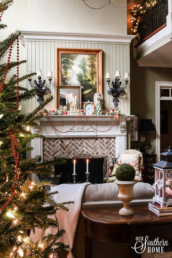 Christmas Home Tour with lots of traditional French farmhouse ideas! #$christmasdecor #frenchchristmas #christmastour