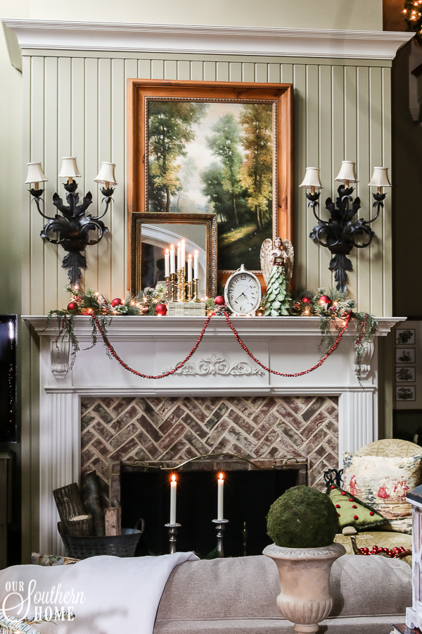 Christmas Home Tour with lots of traditional French farmhouse ideas! #$christmasdecor #frenchchristmas #christmastour