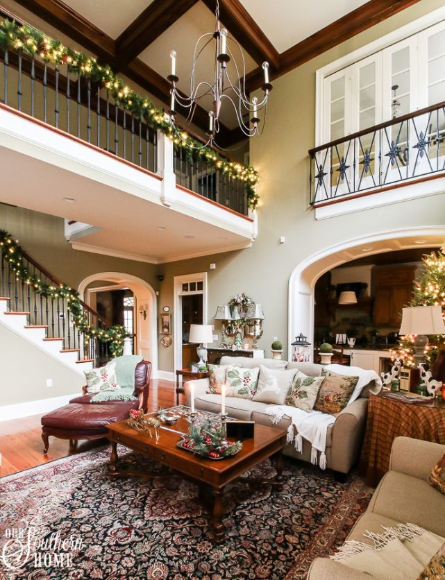 Christmas Home Tour with lots of traditional French farmhouse ideas! #$christmasdecor #frenchchristmas #christmastour