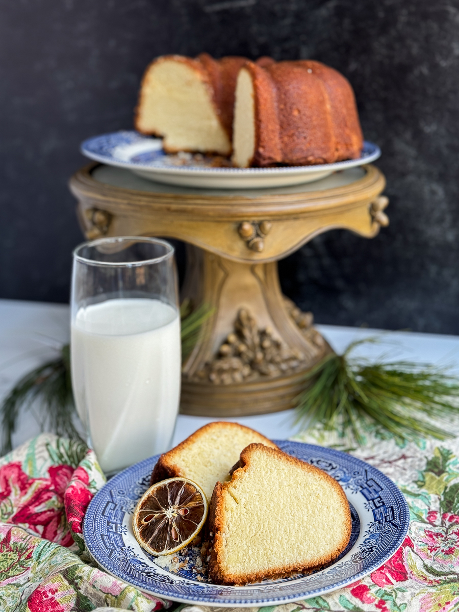 sliced pound cake