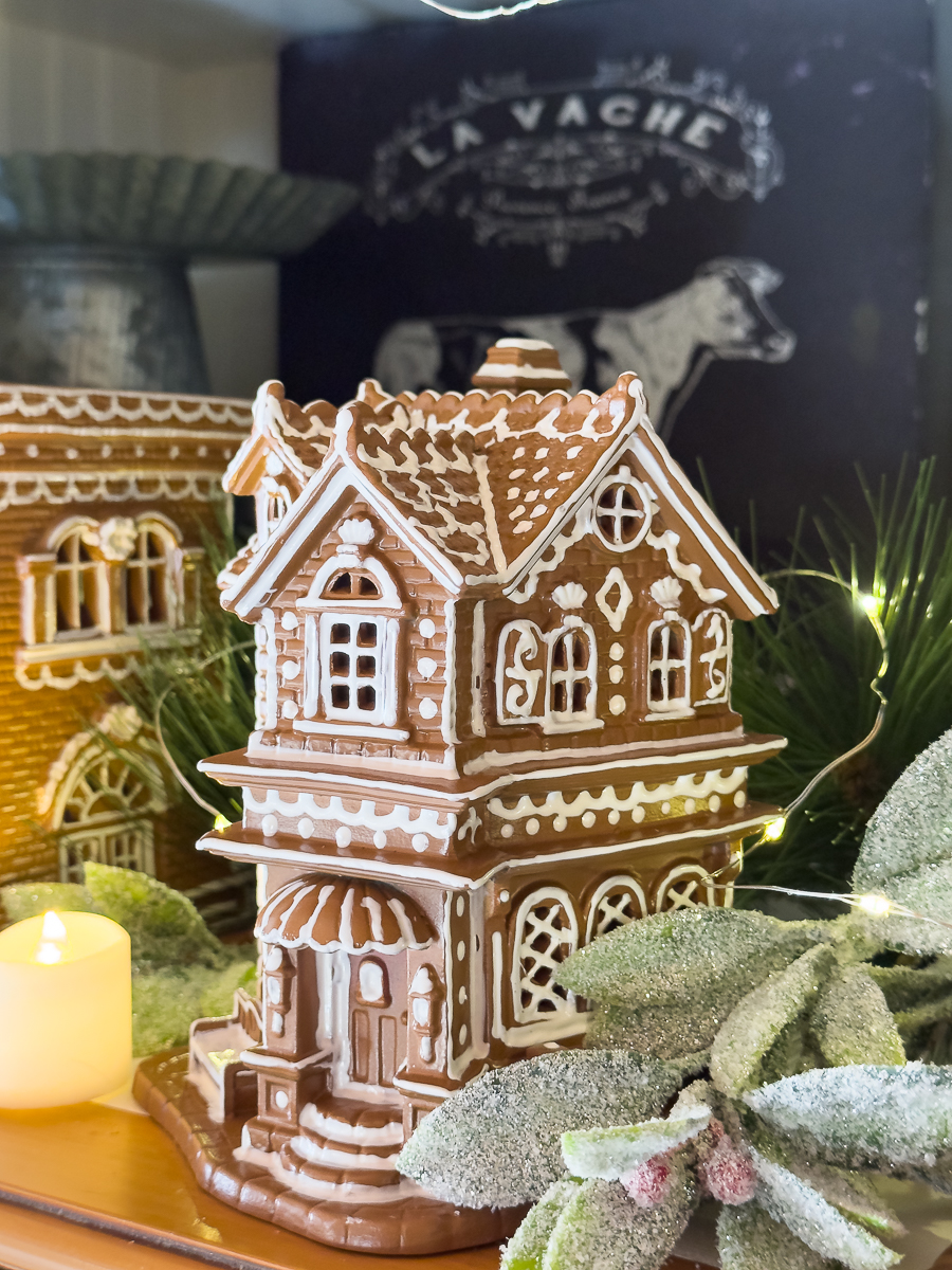 details of gingerbread houses