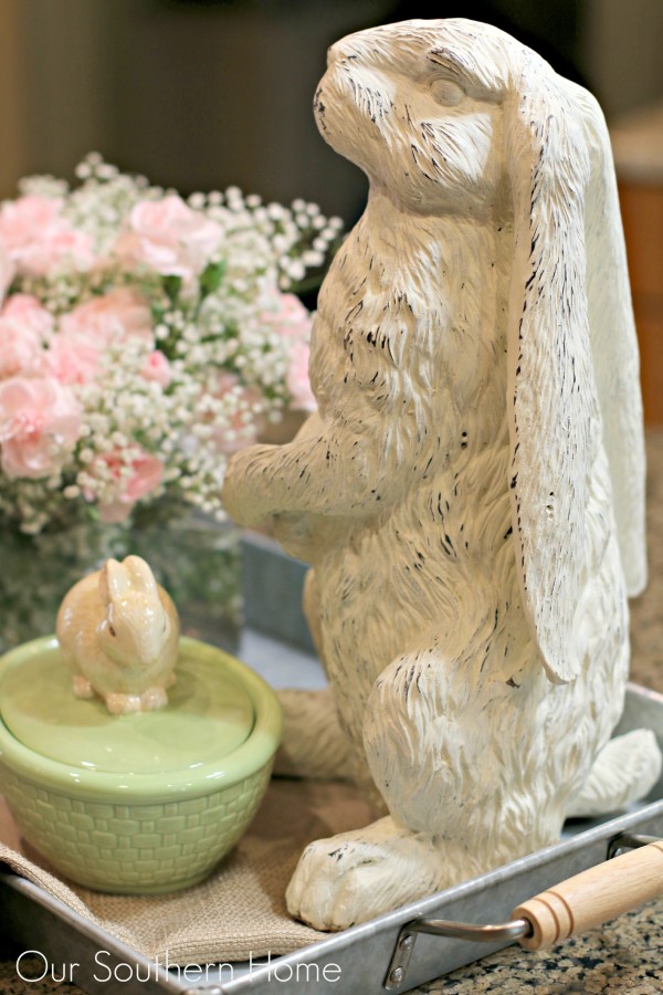 10 minutes or less Easter centerpiece using grocery store items by Our Southern Home