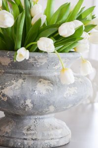Eight Spring ideas for the home are the features from Inspiration Monday Link Party! #spring #springdecor #springdecorating