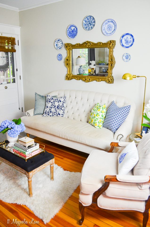 30 summer home tours that will inspire everyone! It's an eclectic tour from traditional to farmhouse and everything in between!