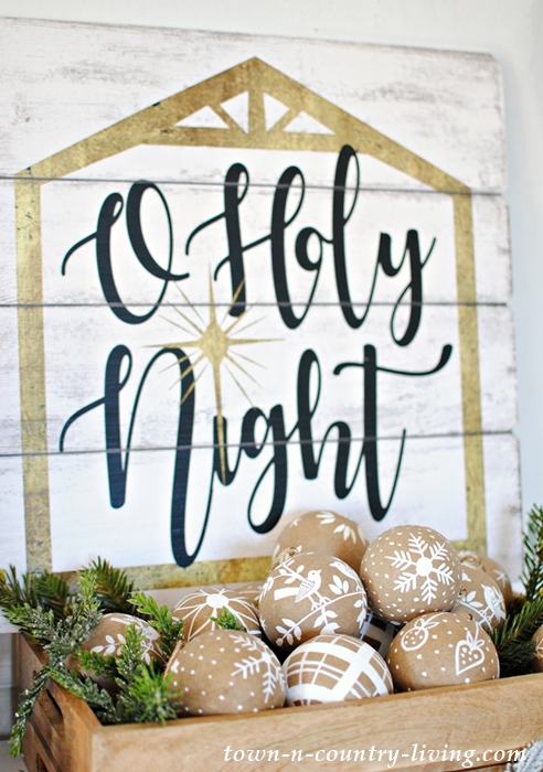 Christmas traditions shared by some of your favorite bloggers across the country! #christmas