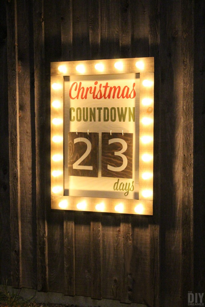 Outdoor-Christmas-Countdown-Marquee-Sign