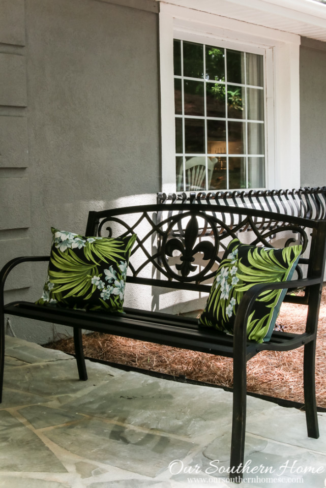 Affordable porch makeover with Big Lots. Big Lots is great for seasonal decor!!! #ad #outdoorliving