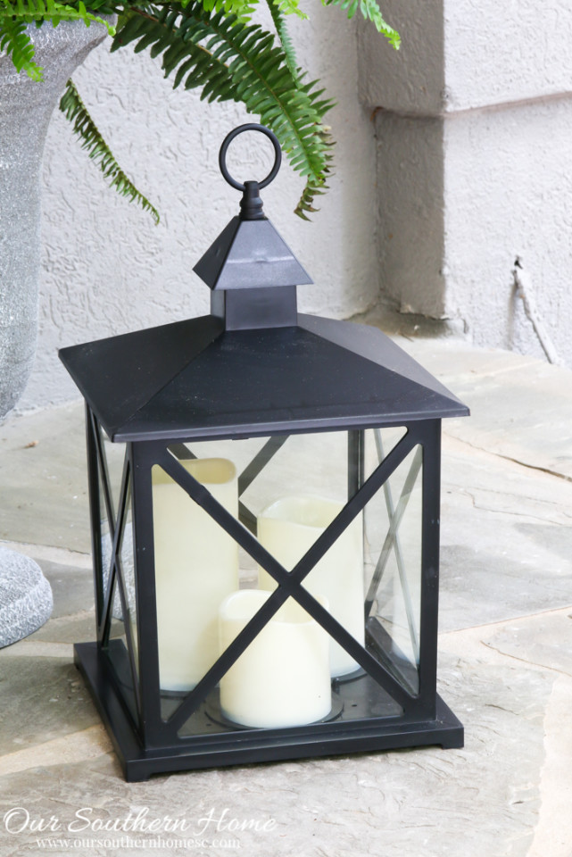 Affordable porch makeover with Big Lots. Big Lots is great for seasonal decor!!! #ad #outdoorliving