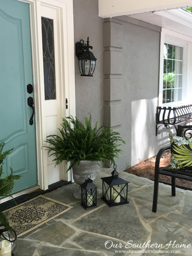 Affordable porch makeover with Big Lots. Big Lots is great for seasonal decor!!! #ad #outdoorliving