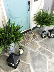 Affordable porch makeover with Big Lots. Big Lots is great for seasonal decor!!! #ad #outdoorliving