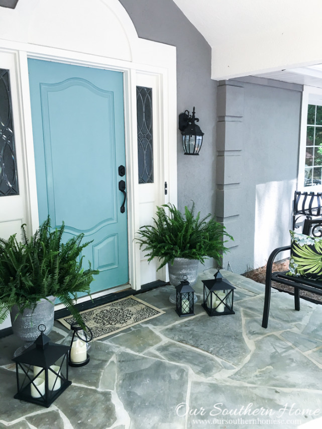 Affordable porch makeover with Big Lots. Big Lots is great for seasonal decor!!! #ad #outdoorliving