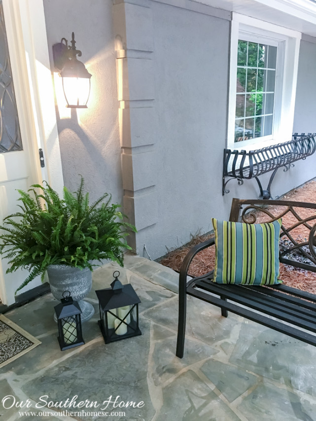 Affordable porch makeover with Big Lots. Big Lots is great for seasonal decor!!! #ad #outdoorliving