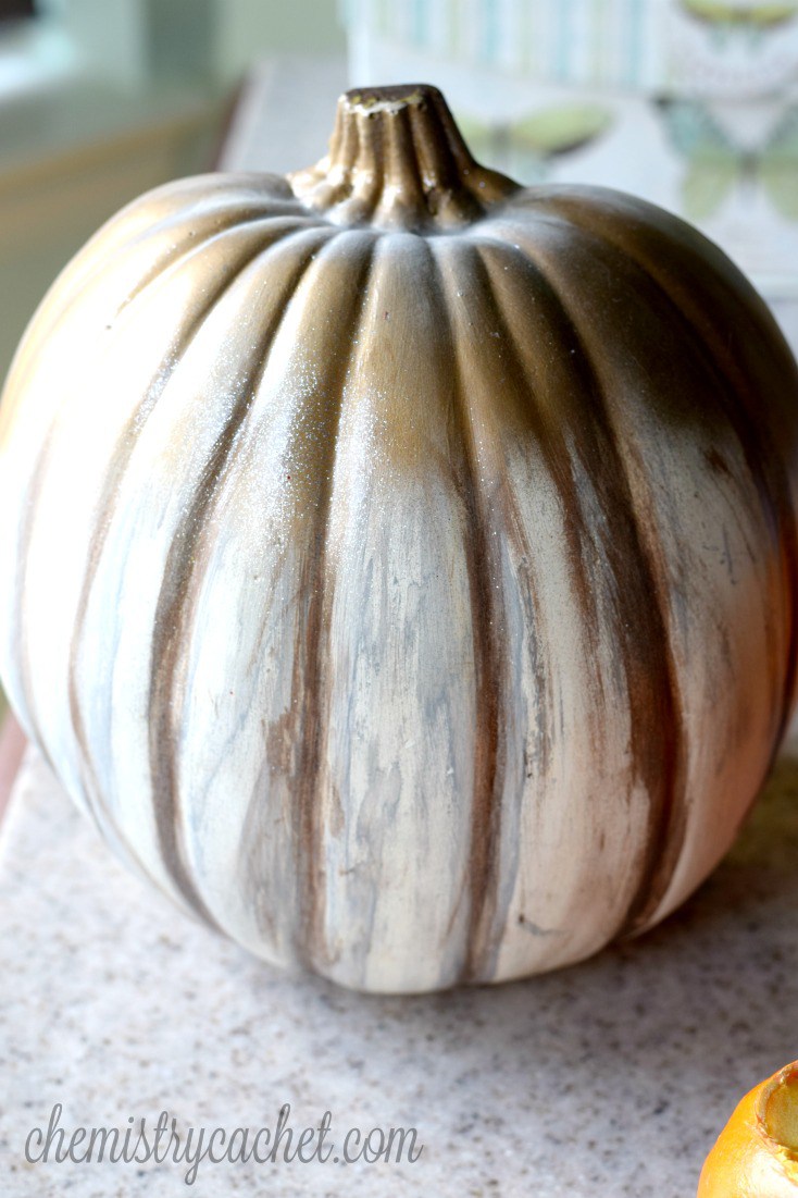 5 Pumpkin Ideas to dress up your fall decor with features from Inspiration Monday!