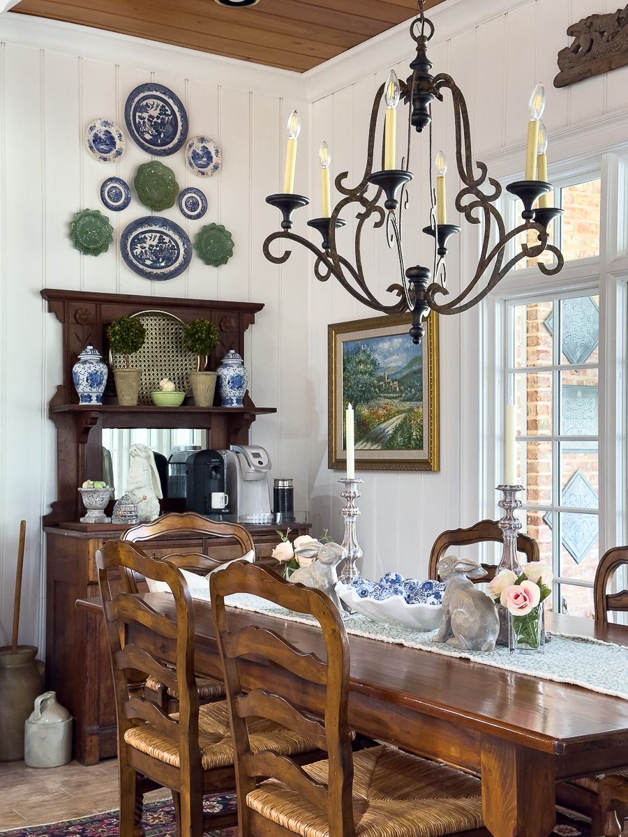 breakfast room