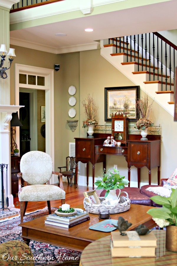 Summer in the family room by Our Southern Home sponsored by Balsam Hill 