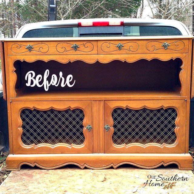 French country tv console make over with ASCP in Coco with a white wash. #paintedfurniture