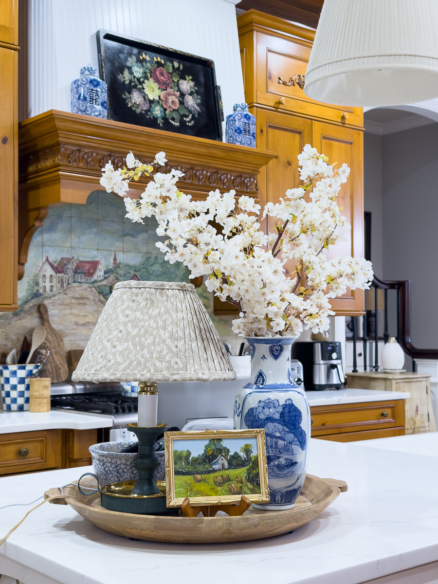 chinoiserie vase with thrift store lamp on tray