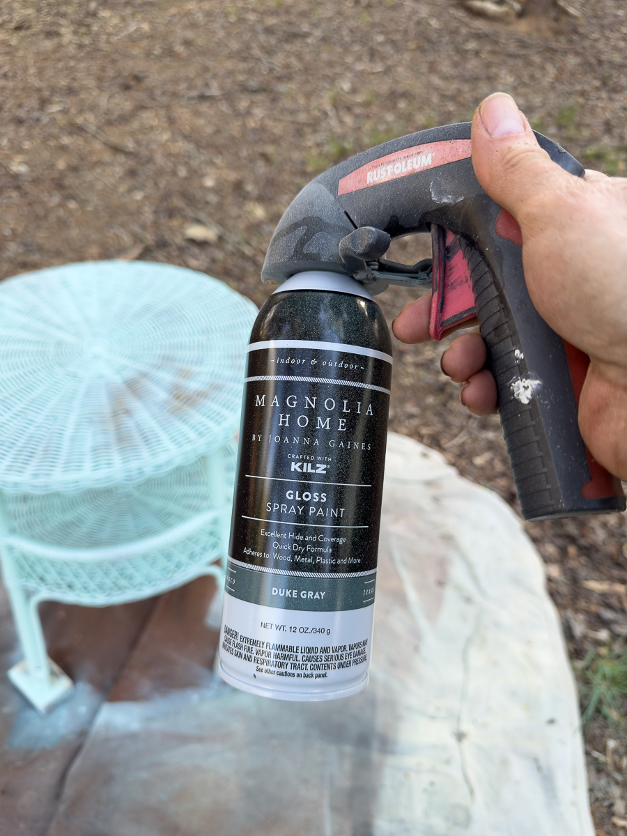 can of spray paint
