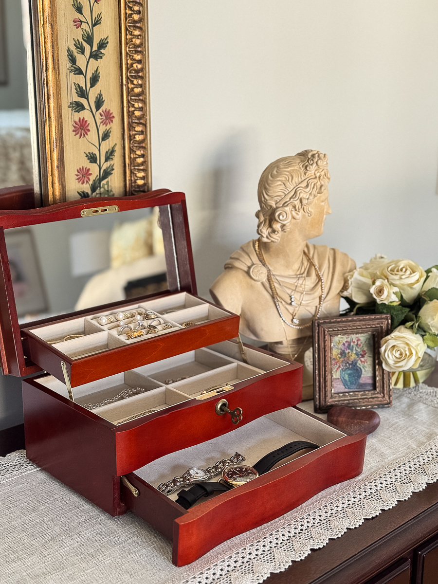 jewelry box open