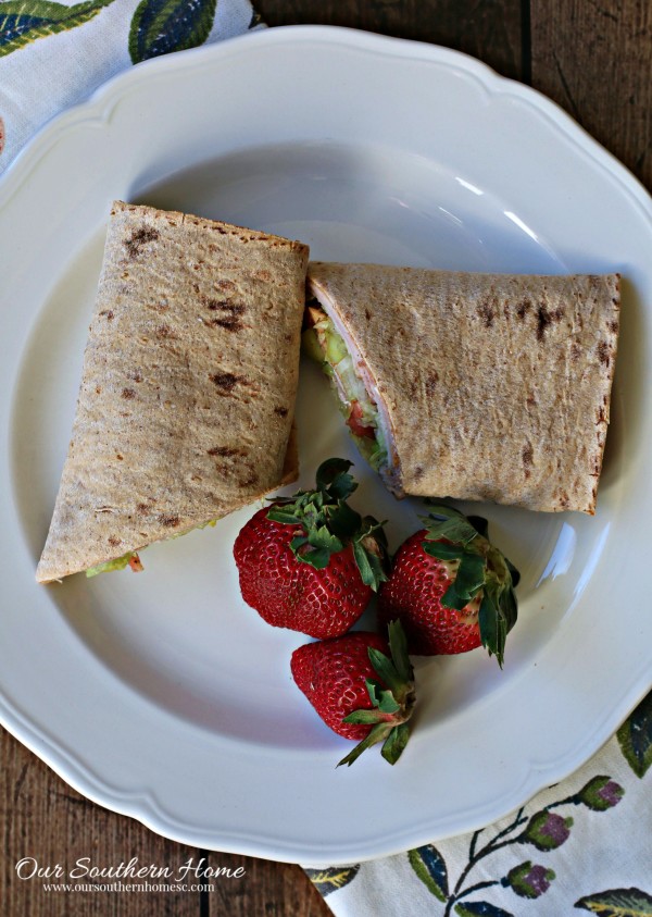 Turkey and Ham Lunchbox Wrap Recipe/#ad #HillshireFarmNaturals/ www.oursouthernhomesc.com